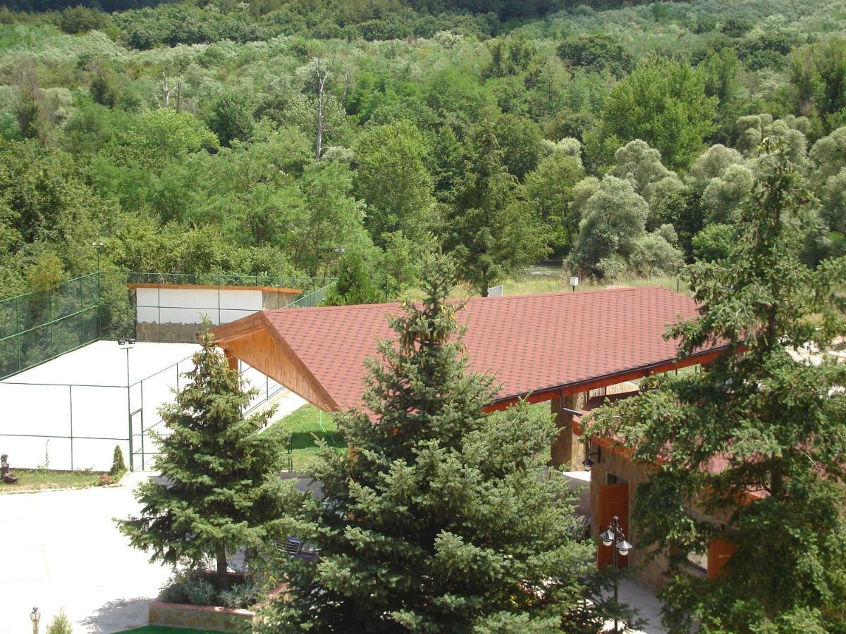 Хотел Галина Палас Srem Bagian luar foto